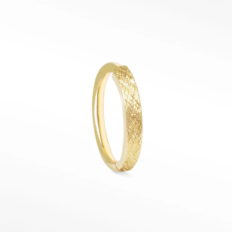 Nina Wynn Florentine Hinge